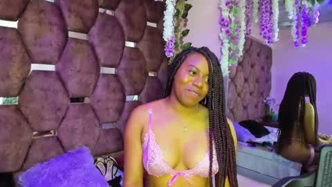 thiana_taylor online show from September 18, 8:40 pm
