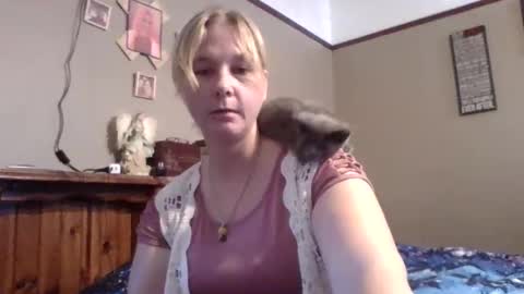 thickblonde_92 online show from November 5, 6:13 pm