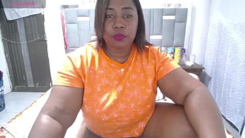 Snapshot of thickebonymilf chatting on February 10, 3:46 am XIOMARA online show from February 10, 3:46 am