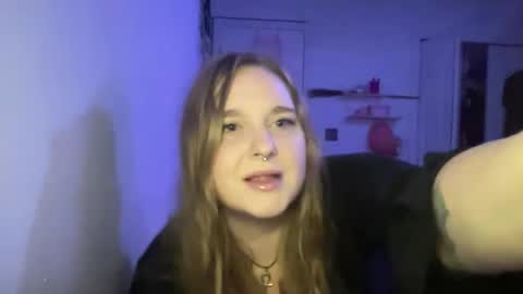 Ariel online show from December 8, 12:40 am