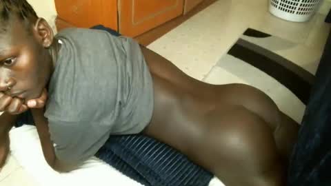 Snapshot of thickiana1234 chatting on October 5, 1:21 am thickiana1234 online show from October 5, 1:21 am