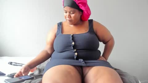 thickleeyanax online show from January 12, 8:25 am