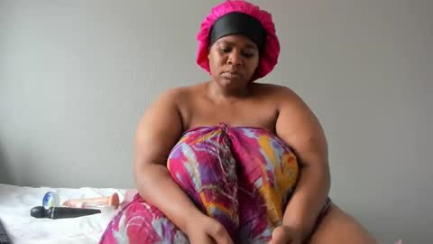 thickleeyanax online show from January 16, 9:05 am