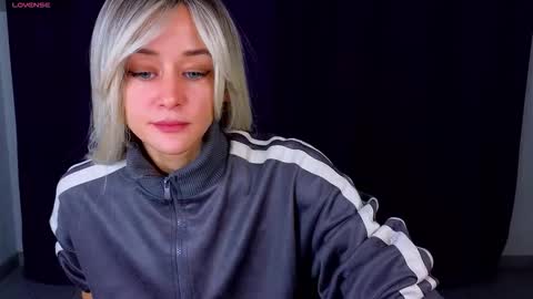 thief_of_hearts_ online show from October 3, 11:54 pm