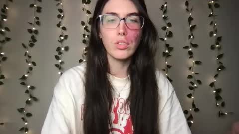 thistlefernsby online show from November 9, 5:25 am