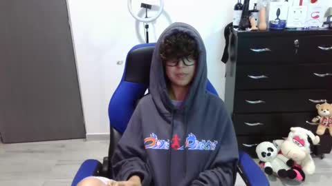 Snapshot of thomascooper_cams chatting on October 28, 1:22 am VALERIA online show from October 28, 1:22 am