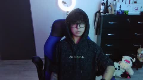 Snapshot of thomascooper_cams chatting on September 28, 1:34 am VALERIA online show from September 28, 1:34 am