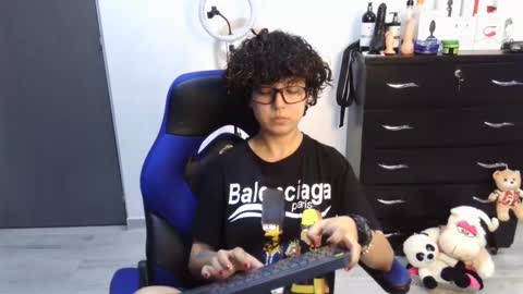 Snapshot of thomascooper_cams chatting on September 18, 1:04 am VALERIA online show from September 18, 1:04 am