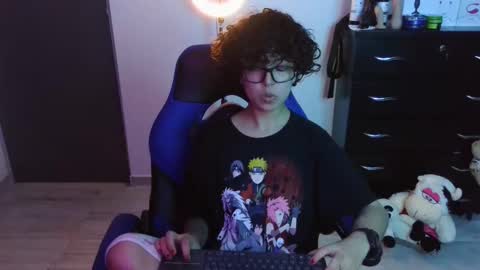 Snapshot of thomascooper_cams chatting on October 17, 12:36 am VALERIA online show from October 17, 12:36 am