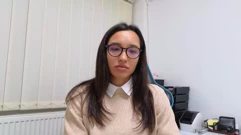 tia_j online show from February 16, 7:25 pm