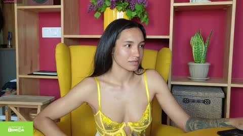 tia_j online show from April 7, 3:14 pm