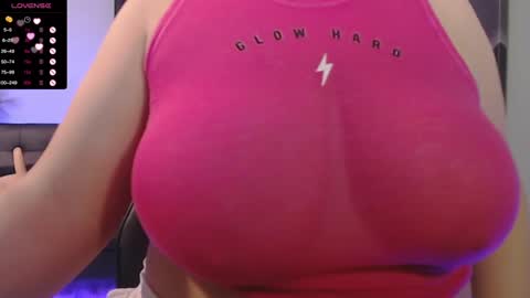 Snapshot of tiabellaxxx chatting on March 6, 1:58 am Tia Bella online show from March 6, 1:58 am