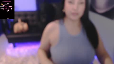 Snapshot of tiabellaxxx chatting on March 8, 2:10 am Tia Bella online show from March 8, 2:10 am