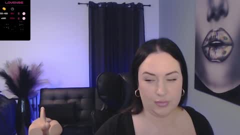 Snapshot of tiabellaxxx chatting on January 7, 1:28 am Tia Bella online show from January 7, 1:28 am