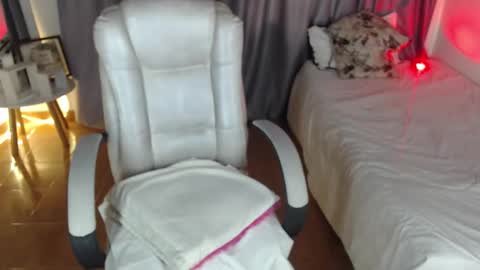 Tiana online show from January 15, 8:04 pm