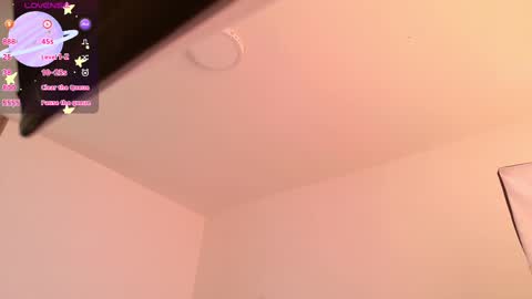 Tiana Le online show from October 4, 8:02 pm