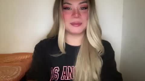 arianna tiara online show from January 7, 3:32 am