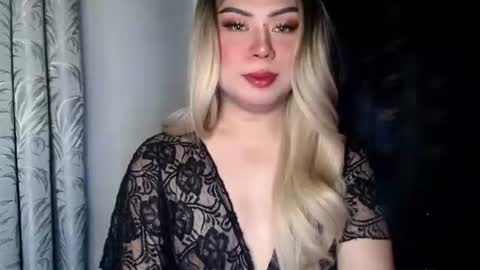 arianna tiara online show from November 24, 3:03 pm