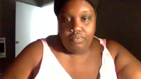 Snapshot of tierrahenri chatting on February 16, 8:55 pm Tierra Henri online show from February 16, 8:55 pm