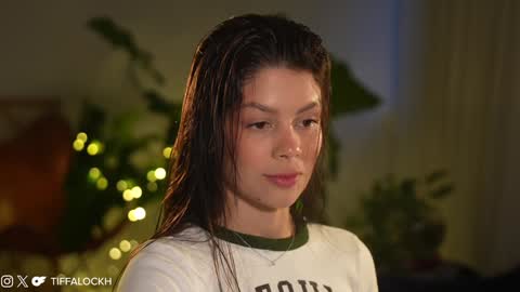 Snapshot of tifalock_ chatting on December 15, 8:47 pm Tifa online show from December 15, 8:47 pm