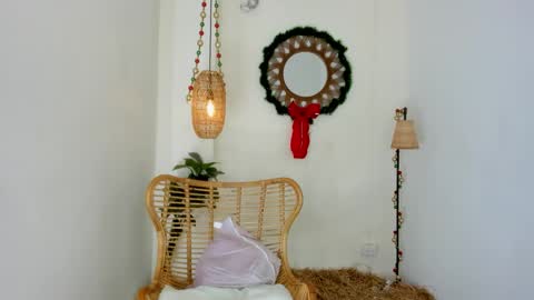 Dani  online show from December 22, 1:03 pm