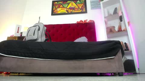 Snapshot of tifanny_nails chatting on October 3, 1:38 pm Tifanny Nails  online show from October 3, 1:38 pm