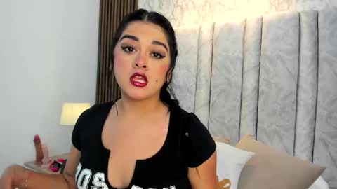 Snapshot of tifany__ross chatting on September 16, 8:50 pm Tiff3 online show from September 16, 8:50 pm