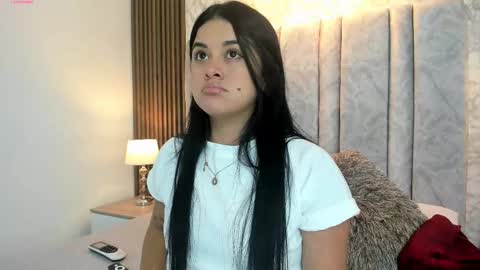 Snapshot of tifany__ross chatting on February 20, 2:40 am Tiff3 online show from February 20, 2:40 am