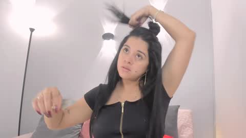 Snapshot of tifany__ross chatting on January 22, 6:10 pm Tiff3 online show from January 22, 6:10 pm