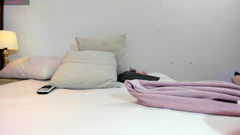 Snapshot of tifany__ross chatting on October 18, 12:03 am Tiff3 online show from October 18, 12:03 am