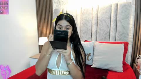 Snapshot of tifany__ross chatting on February 4, 3:00 am Tiff3 online show from February 4, 3:00 am