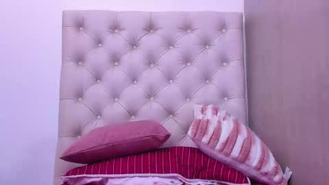 Snapshot of tifany_chill chatting on December 13, 9:30 pm online show from December 13, 9:30 pm
