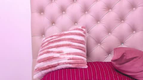 Snapshot of tifany_chill chatting on December 15, 3:20 pm online show from December 15, 3:20 pm