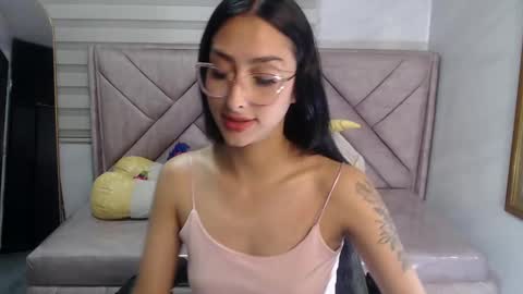 Snapshot of tifany_v chatting on September 19, 8:08 pm Hi Stream 800 to 1400 online show from September 19, 8:08 pm