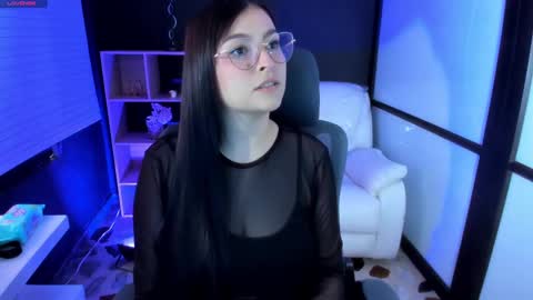 Snapshot of tifanywhitte_ chatting on March 10, 8:34 pm online show from March 10, 8:34 pm