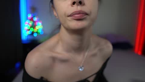 Tiffany online show from December 29, 9:09 pm