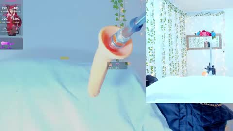Snapshot of tiffanny_love_ chatting on February 28, 9:36 am Tiffanny online show from February 28, 9:36 am