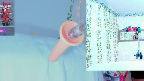 Snapshot of tiffanny_love_ chatting on February 21, 9:23 am Tiffanny online show from February 21, 9:23 am