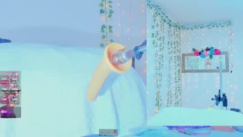 Tiffanny online show from October 2, 9:25 am