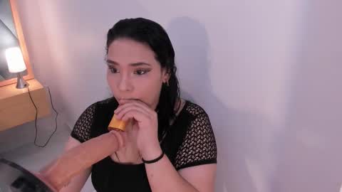 Snapshot of tiffany_glow_ chatting on October 18, 2:03 am Tiffany online show from October 18, 2:03 am