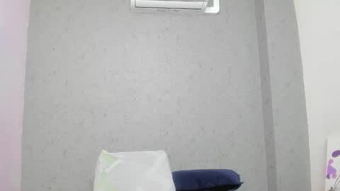 Snapshot of tiffany_mendez chatting on October 24, 12:12 pm tiffany_mendez online show from October 24, 12:12 pm