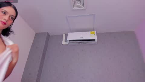 Snapshot of tiffany_mendez chatting on October 8, 12:31 pm tiffany_mendez online show from October 8, 12:31 pm