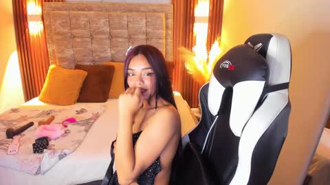 tiffany_sander online show from December 19, 3:18 am