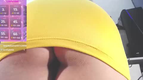 Snapshot of tiffany_teressa chatting on February 24, 2:49 am tiffany theressa online show from February 24, 2:49 am