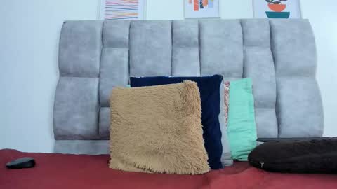 Snapshot of tiffanyfox_1 chatting on October 3, 8:19 am Tifanny Fox online show from October 3, 8:19 am