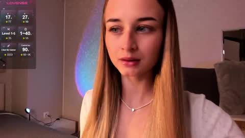 Snapshot of tiffanyhunt chatting on October 13, 1:25 pm Tiffany online show from October 13, 1:25 pm