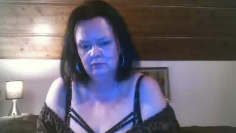 TiffanyMature online show from September 16, 9:01 pm