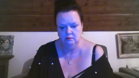 TiffanyMature online show from April 4, 8:51 pm