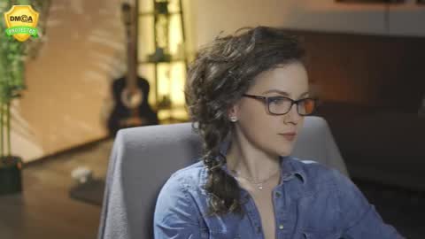 tiffanyriox online show from March 13, 1:07 am