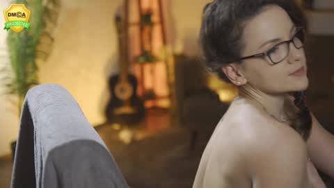 tiffanyriox online show from February 3, 2:53 am